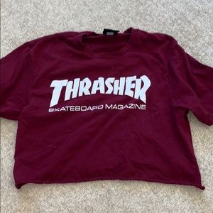 Cropped men’s burgundy trasher tee